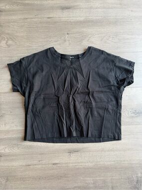 Lululemon Cates Tee - black - size 8
